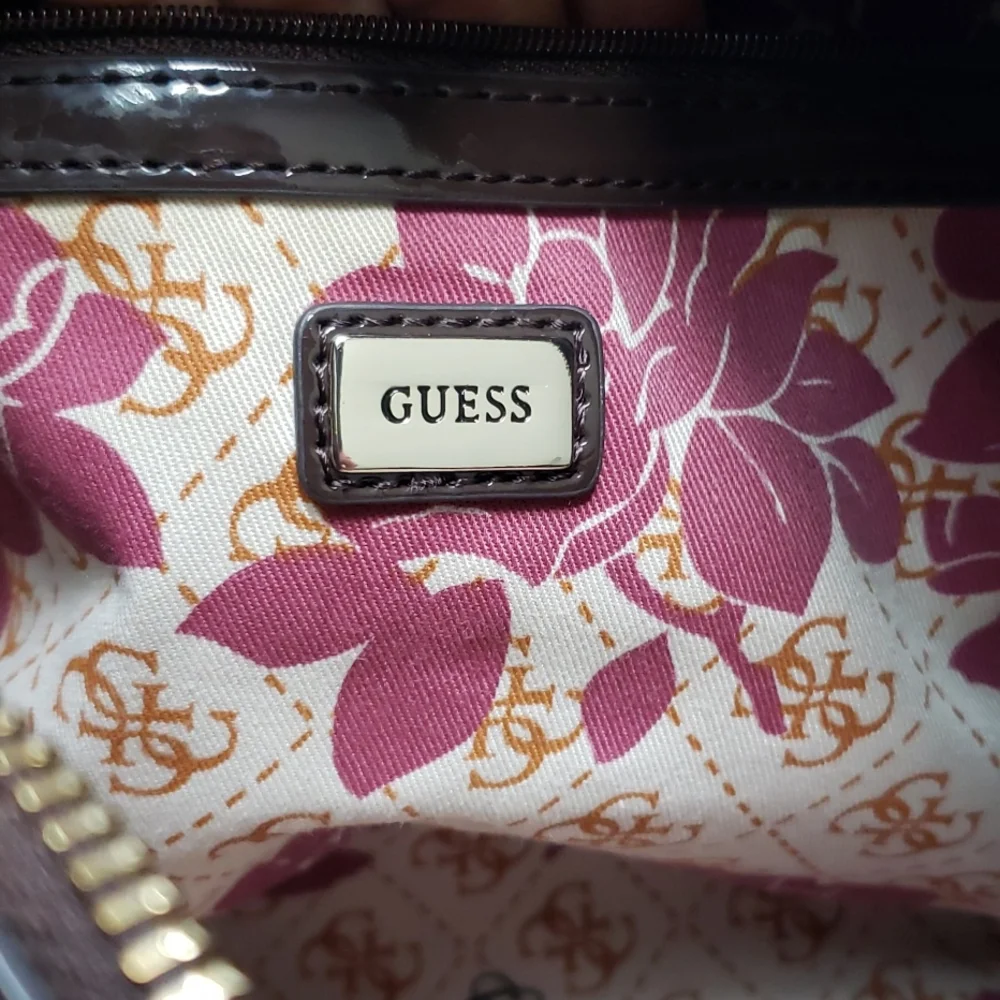 Guess impecable has